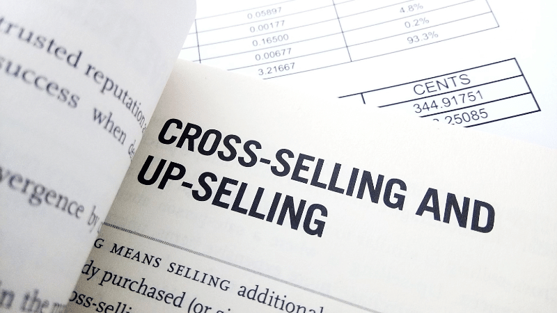 Perbedaan Cross Selling dan Up Selling