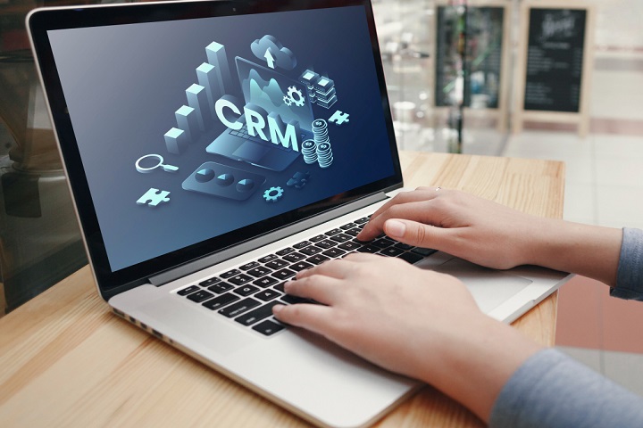 Image by Freepik - Rekomendasi CRM Web dan Cloud