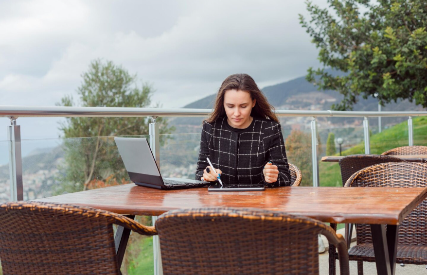 aplikasi manajemen tugas remote & hybrid