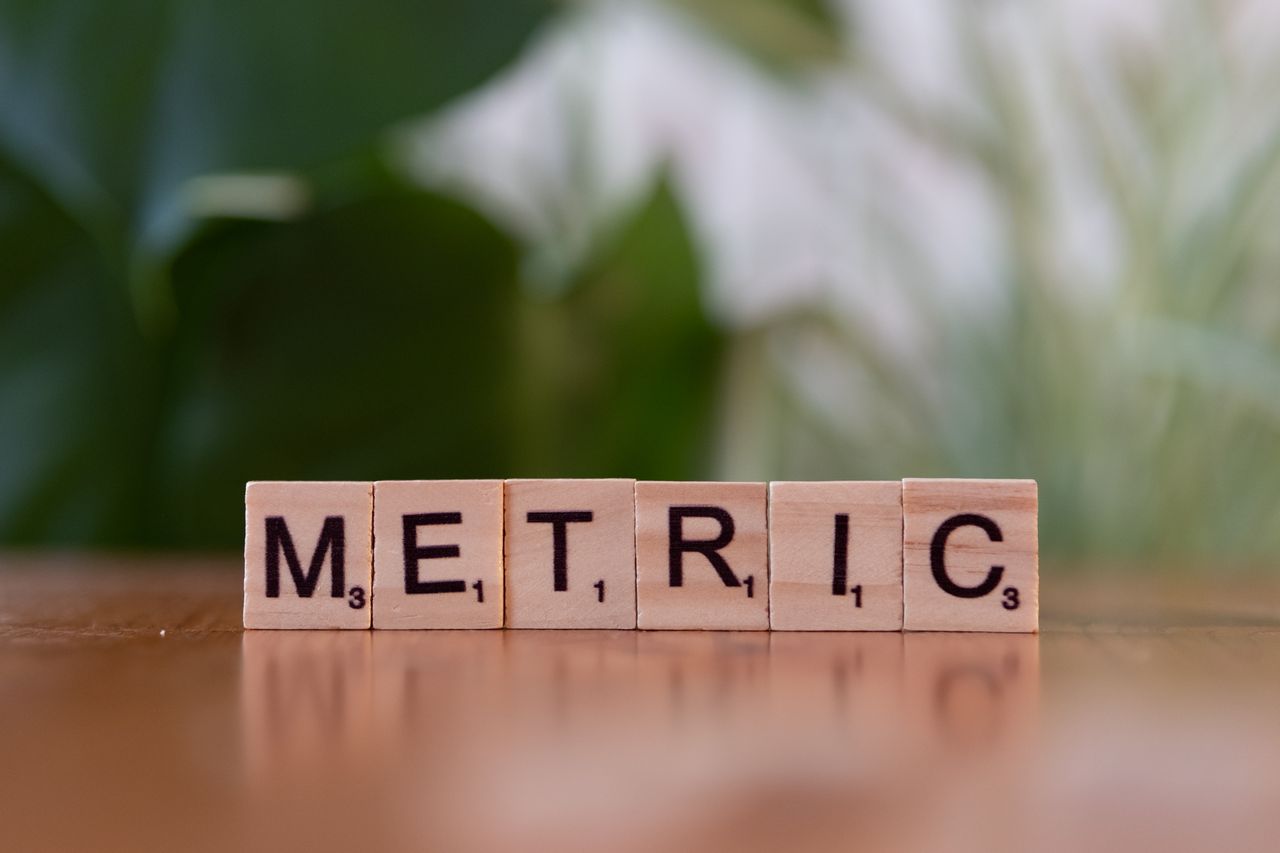 Cara monitoring sales lapangan tanpa micromanagement